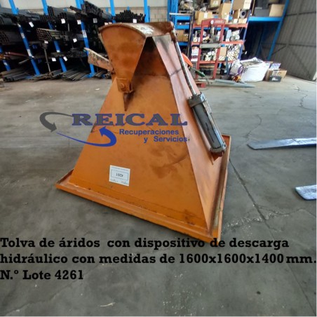 TOLVA DE ÁRIDOS  CON DISPOSITIVO DE DESCARGA HIDRÁULICO CON MEDIDAS DE 1600X1600X1400 MM.